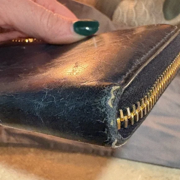 Miu miu wallet with dust bag. - Picture 8 of 14